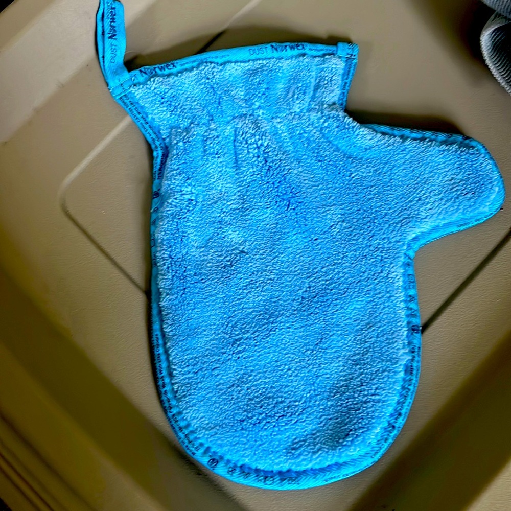 Norwex Dust Mitt